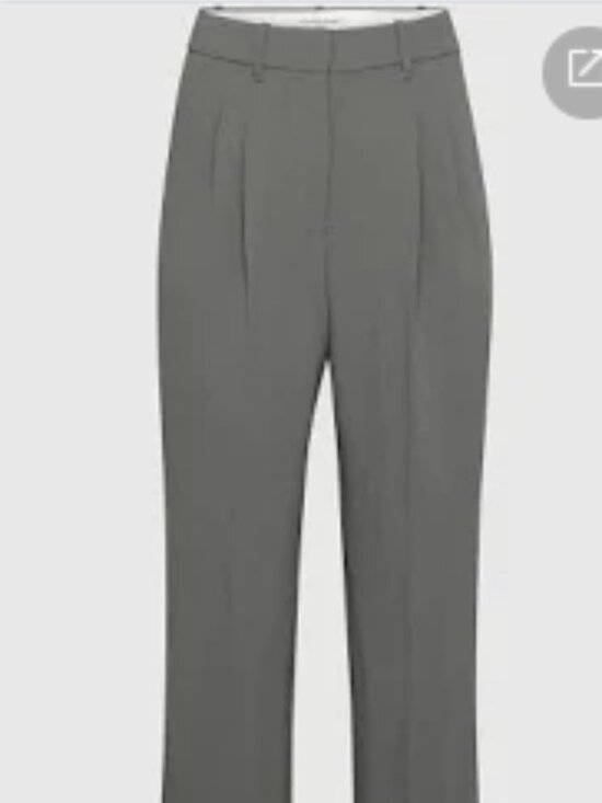 Aritzia Pants - Aritzia effortless pants new with tags